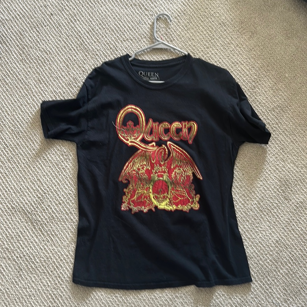 Queen official merch size large